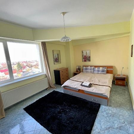 Luanaapartments #1 Otopeni Bagian luar foto