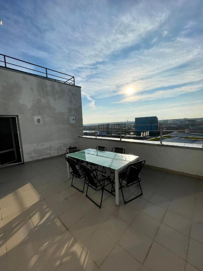 Luanaapartments #1 Otopeni Bagian luar foto